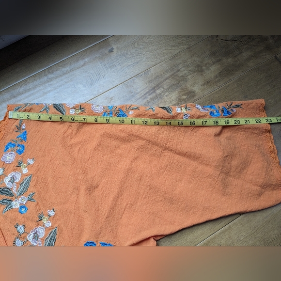 Embroidered floral boho top - Picture 5 of 7